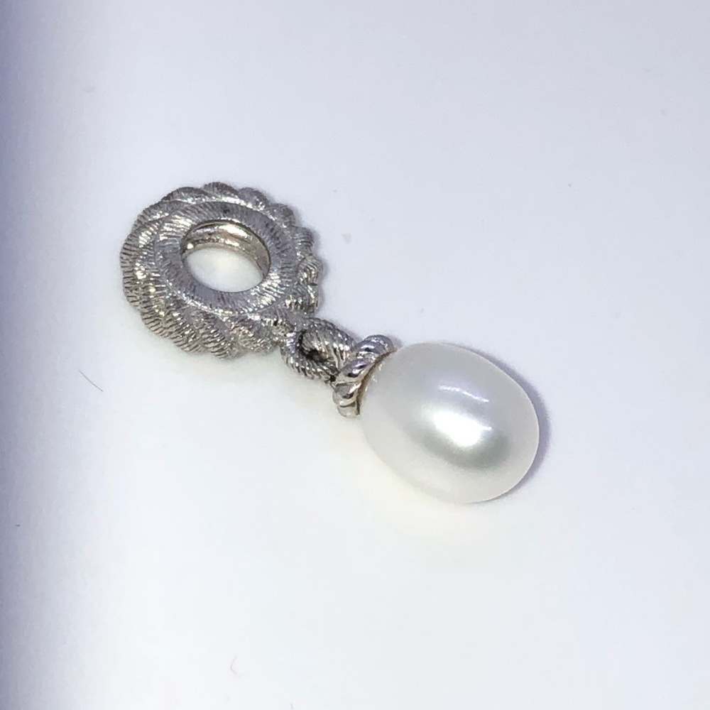 JUDITH RIPKA TEAR DROP PEARL➕925 STERLING SILVER CHARM 💗